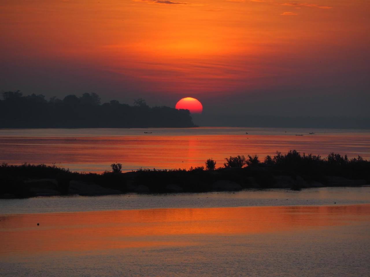 NawiengkaeRiverview Resort Mukdahan Zewnętrze zdjęcie